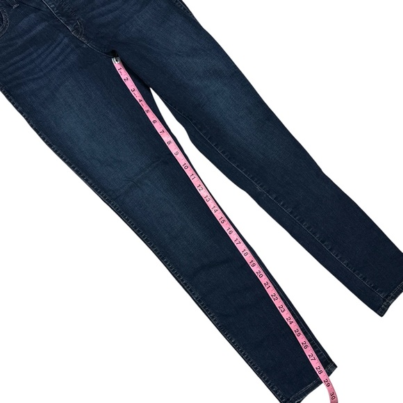 Madewell Curvy High-Rise Skinny Jeans in Woodland Wash: TENCEL™ Denim Edition - Picture 7 of 16